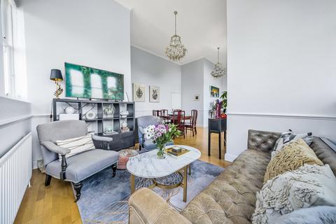 2 bedroom flat to rent, Gilbert Close Royal Herbert Pavilions SE18