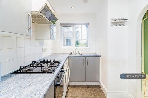 2 bedroom terraced house to rent, Lochy Drive, Leighton Buzzard, LU7