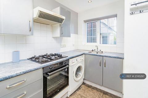 2 bedroom terraced house to rent, Lochy Drive, Leighton Buzzard, LU7