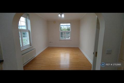 1 bedroom flat to rent, Harrison Road, Waltham Abbey, EN9