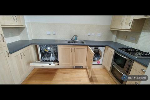 1 bedroom flat to rent, Harrison Road, Waltham Abbey, EN9