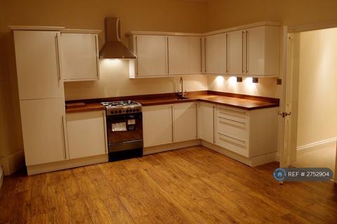 2 bedroom flat to rent, Thornlaw Road, London, SE27