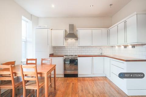 2 bedroom flat to rent, Thornlaw Road, London, SE27
