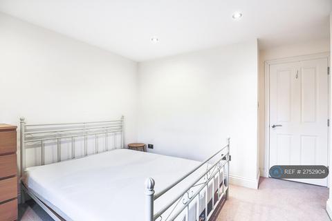 2 bedroom flat to rent, Thornlaw Road, London, SE27