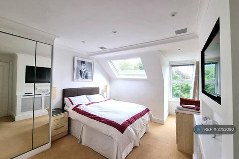 3 bedroom maisonette to rent, Petersham Road, Richmond, Surrey, TW10
