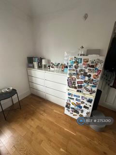 1 bedroom in a house share to rent, Western Road, Mitcham, CR4