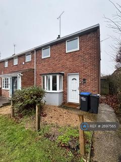 3 bedroom semi-detached house to rent, Meadow Dell, Hatfield, AL10