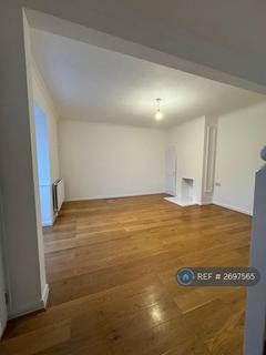 3 bedroom semi-detached house to rent, Meadow Dell, Hatfield, AL10