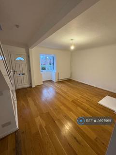 3 bedroom semi-detached house to rent, Meadow Dell, Hatfield, AL10