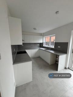 3 bedroom semi-detached house to rent, Meadow Dell, Hatfield, AL10