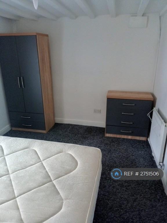 Large Bedroom