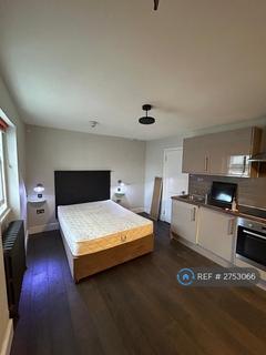 Studio to rent, Leinster Square, London, W2
