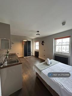 Studio to rent, Leinster Square, London, W2