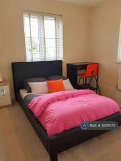 5 bedroom end of terrace house to rent, Baxendale  Road, Chichester, PO19