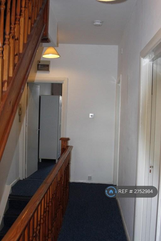 Landing 2nd Floor