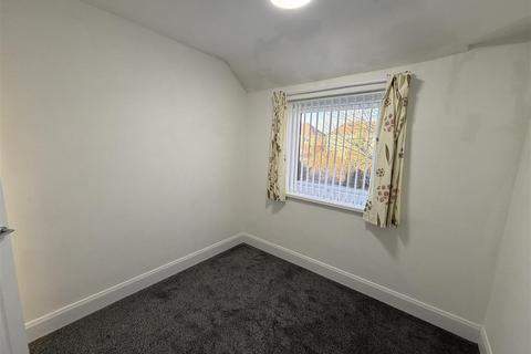 2 bedroom flat to rent, Warwick Road, Doncaster DN2