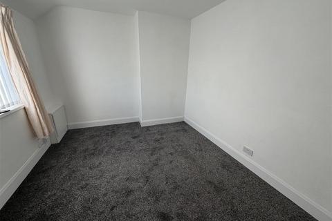 2 bedroom flat to rent, Warwick Road, Doncaster DN2