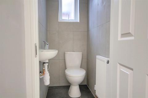 House share to rent, Sandringham Road, London