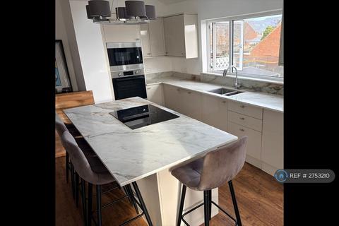 4 bedroom semi-detached house to rent, Pegwell Road, Ramsgate, CT11