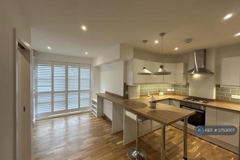 1 bedroom flat to rent, Whyteleafe Hill, Whyteleafe, CR3
