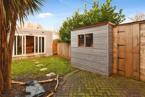 2 bedroom terraced house for sale, Greenwood Avenue, Hull