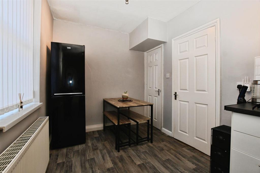 Fitted Dining Kitchen