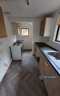 2 bedroom terraced house to rent, Penn Street, Manchester, M40