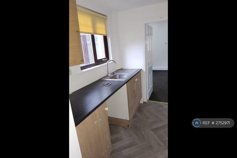 2 bedroom terraced house to rent, Penn Street, Manchester, M40