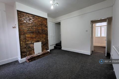 2 bedroom terraced house to rent, Penn Street, Manchester, M40