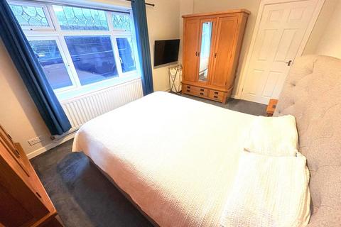 3 bedroom detached bungalow for sale, Kingsway, Ferndown