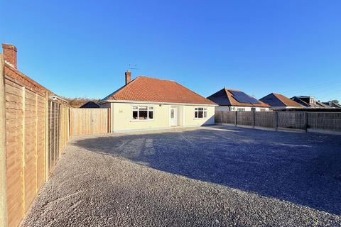 3 bedroom detached bungalow for sale, Kingsway, Ferndown