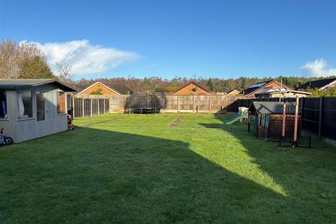 3 bedroom detached bungalow for sale, Kingsway, Ferndown
