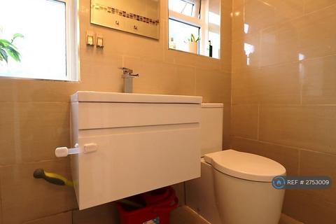2 bedroom maisonette to rent, London, London, E6