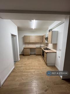 2 bedroom flat to rent, High Street, Sheerness, ME12