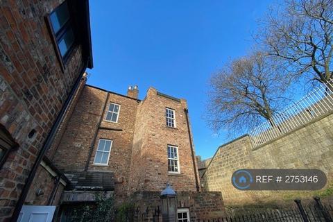 2 bedroom penthouse to rent, Goodramgate, York, YO1
