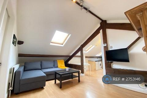2 bedroom penthouse to rent, Goodramgate, York, YO1