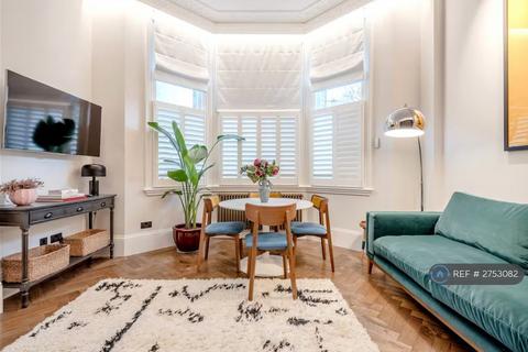 Studio to rent, Elm Park Gardens, London, SW10