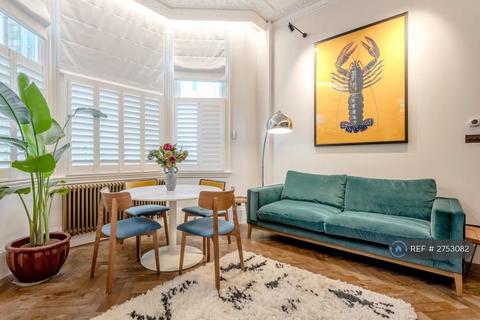Studio to rent, Elm Park Gardens, London, SW10