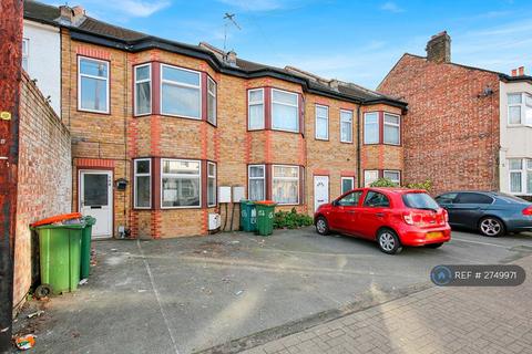 3 bedroom terraced house to rent, Church Road, London, E12