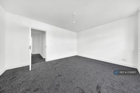 3 bedroom terraced house to rent, Church Road, London, E12