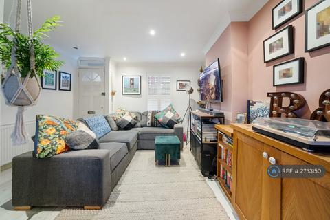 2 bedroom terraced house to rent, Sladedale Road, London, SE18