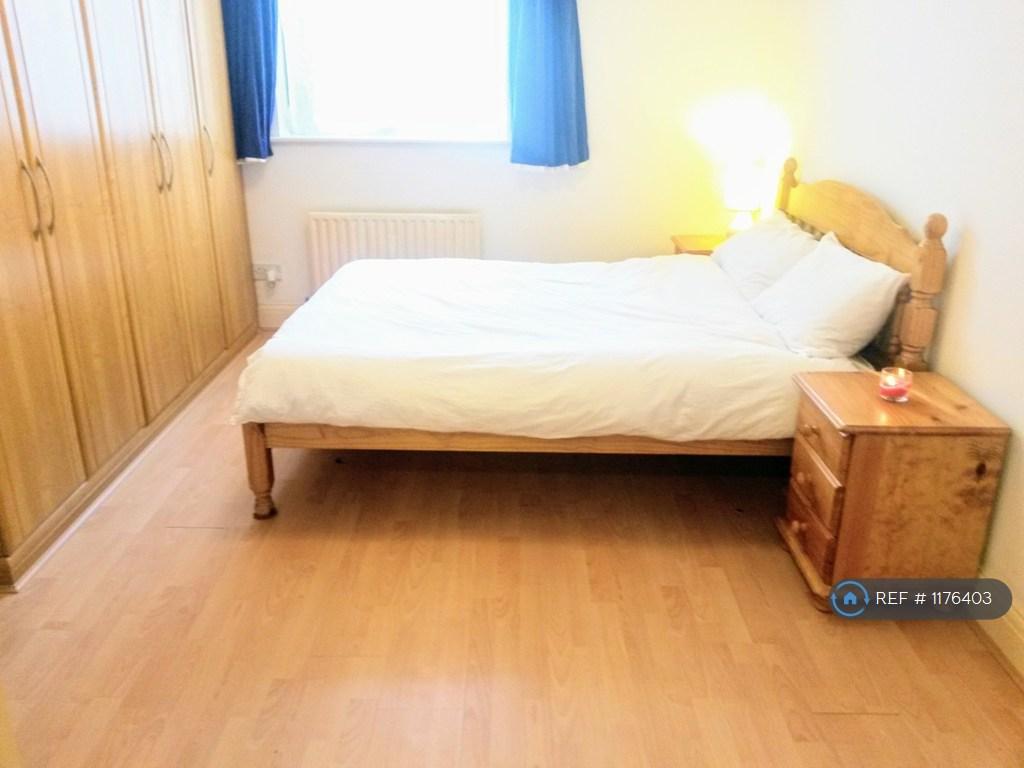 Bedroom 1 - Other Side