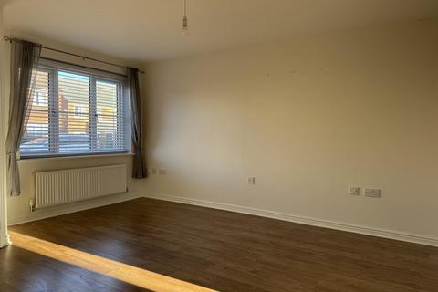 3 bedroom semi-detached house to rent, Greenfields Drive, Newport