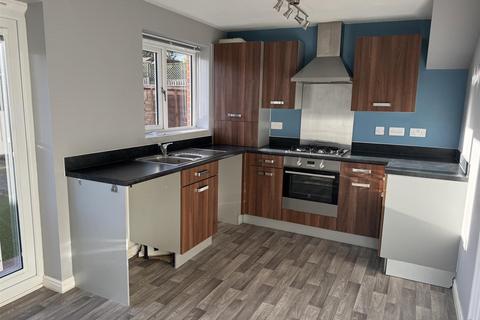 3 bedroom semi-detached house to rent, Greenfields Drive, Newport