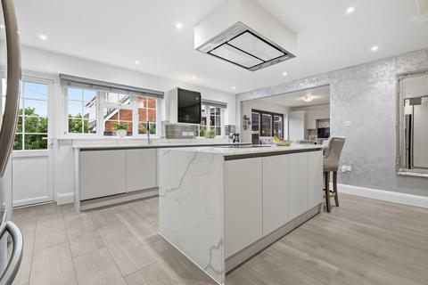 4 bedroom detached house for sale, Lindon Road, Wickford, SS11