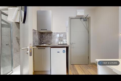 Studio to rent, London, London, SW11