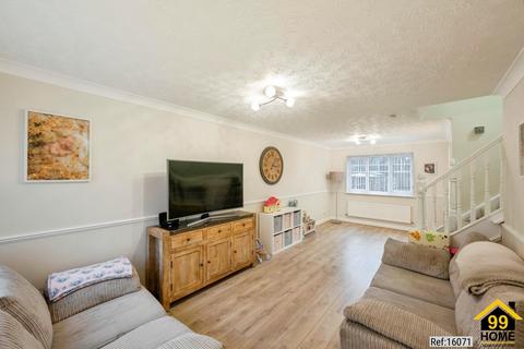 3 bedroom detached house for sale, Windsor Court, Doncaster, South Yorkshire, DN7
