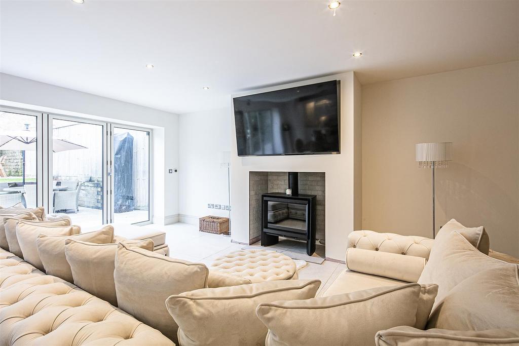 Formal lounge