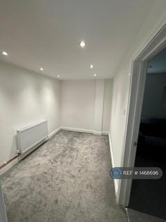 5 bedroom semi-detached house to rent, Pancroft, Abridge, Romford, RM4