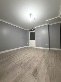 2 bedroom flat to rent, Fulbourne Road, Walthamstow, E17
